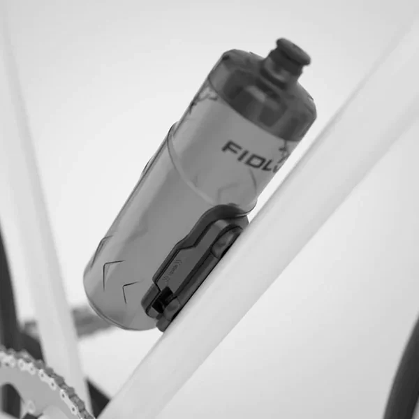 Termo magnético fidlock Twist 600ml con anclaje – Smoke | FIDLOCK ACCESORIOS Bicigangas® - Pedalea sin parar