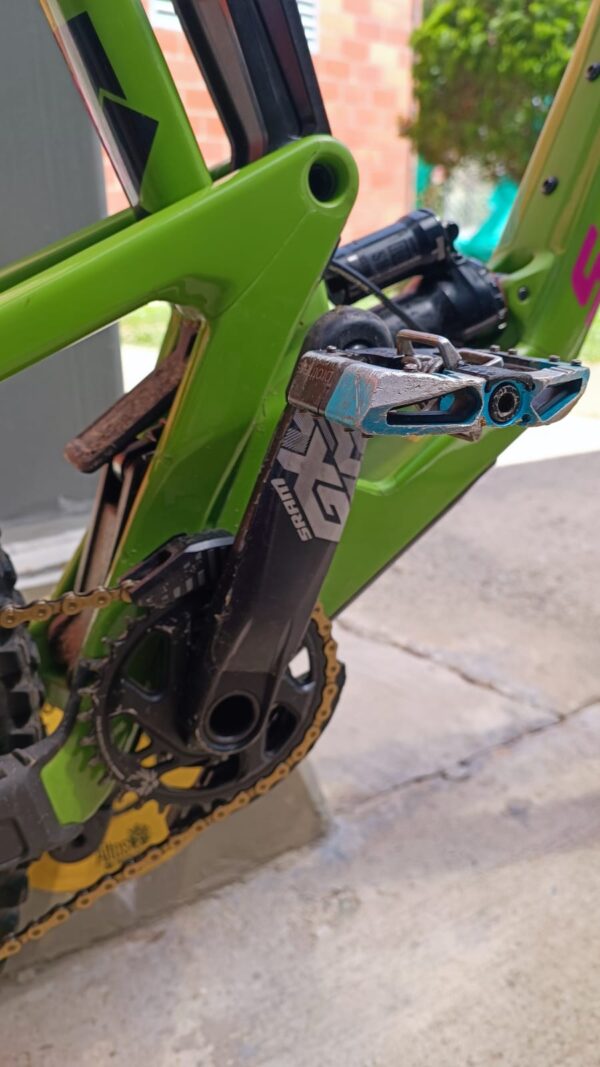 SANTA CRUZ NOMAD 4 Carbono Modelo 2022/ Talla S-M EL GARAJE Bicigangas® - Pedalea sin parar