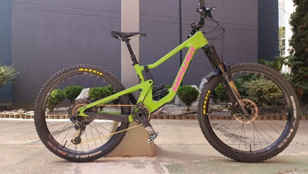 SANTA CRUZ NOMAD 4 Carbono Modelo 2022/ Talla S-M EL GARAJE Bicigangas® - Pedalea sin parar